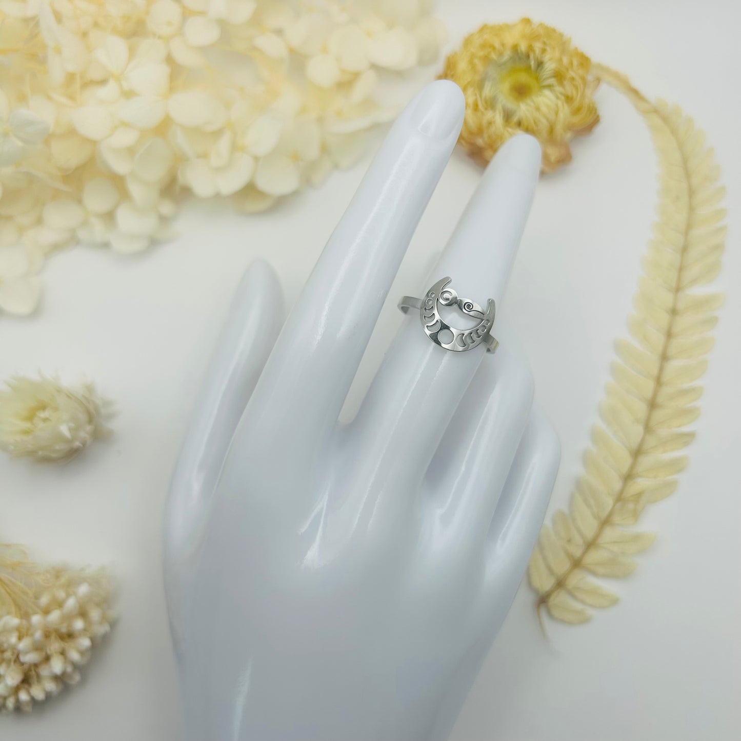 Moon Goddess Ring (Silver)