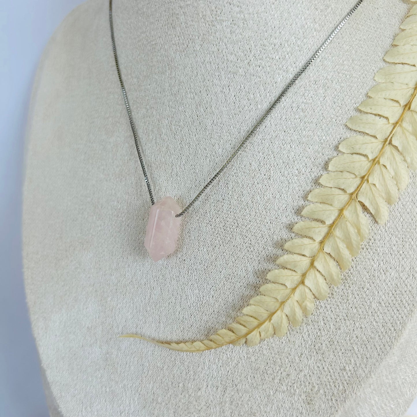 Rose Quartz Pendant Necklace (Silver)