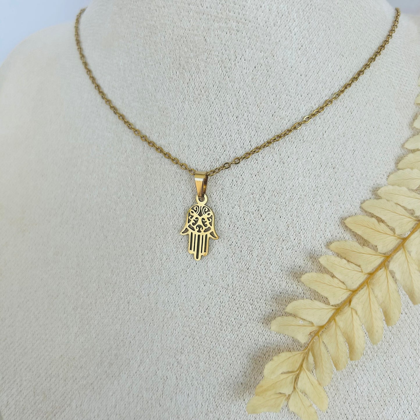 Hand of Fatima Necklace (gold)