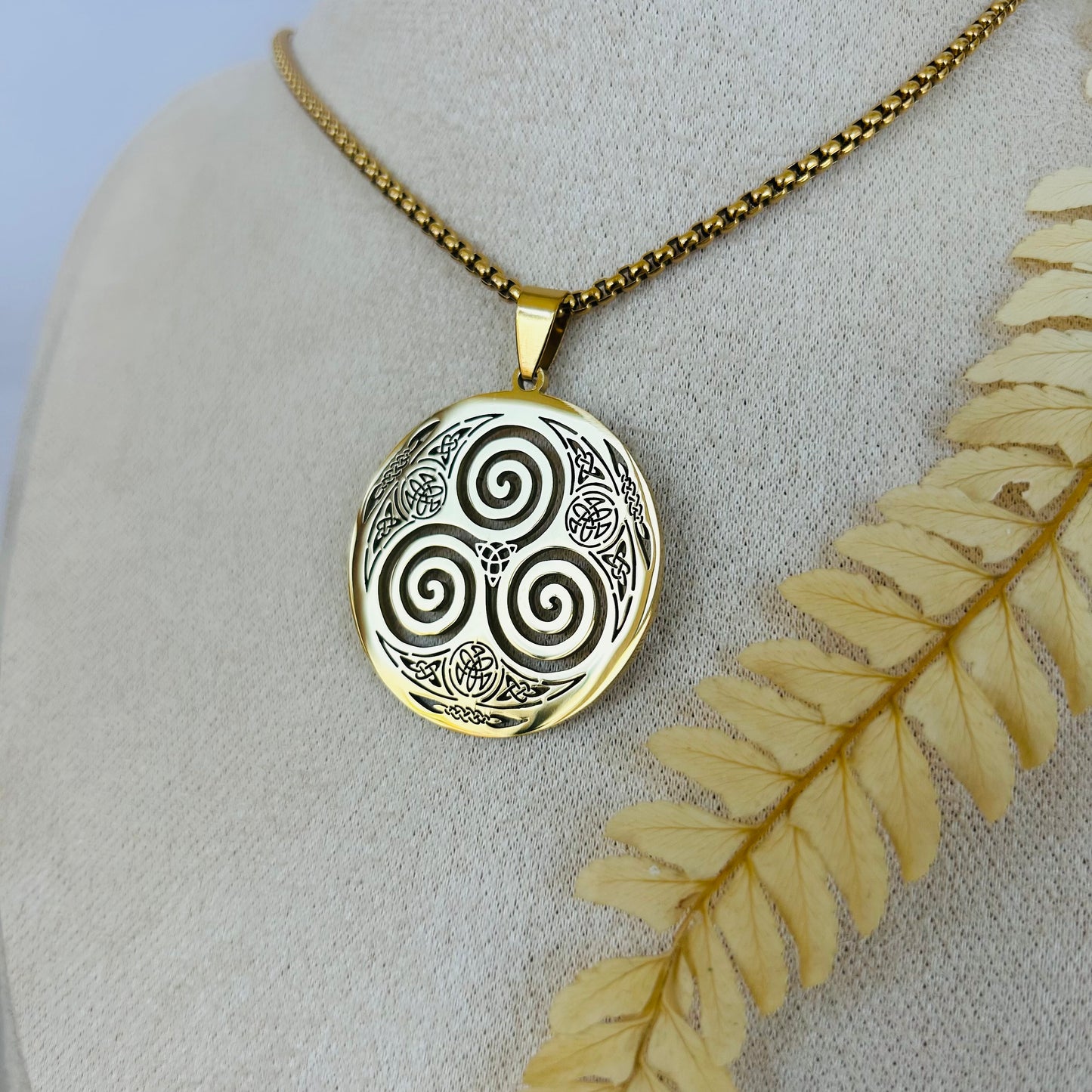 Triskelion Necklace with Triquetra (Gold)