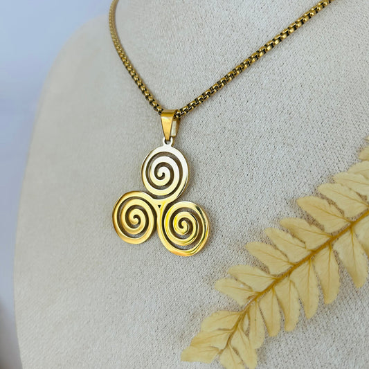 Triskelion Necklace (gold)
