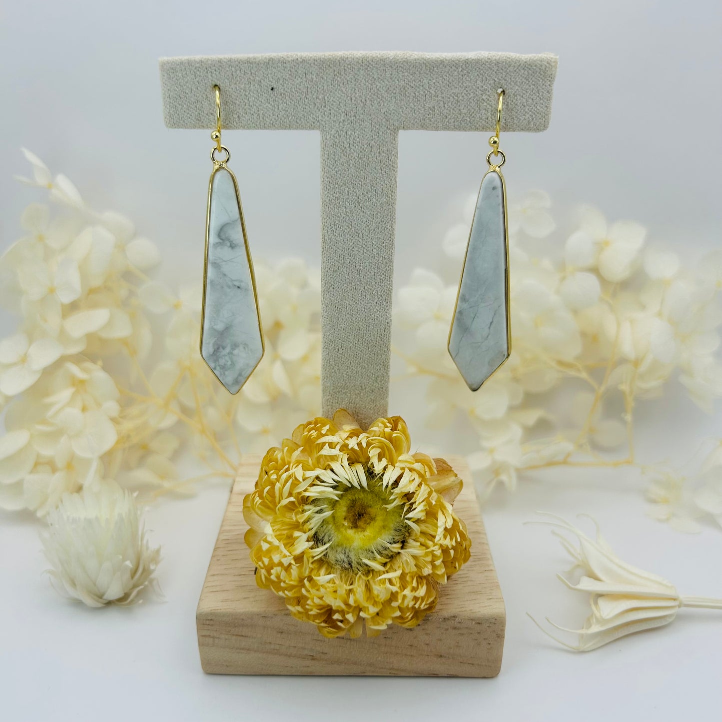 Howlite Drop Earrings (Gold)