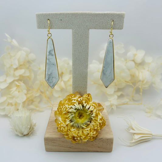 Howlite Drop Earrings (Gold)