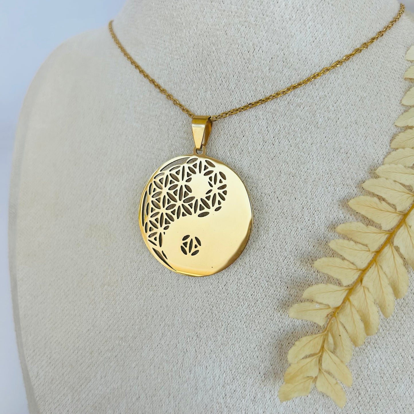 Yin Yang Necklace with Flower of Life (gold)