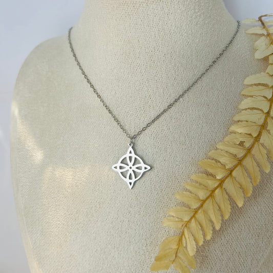 Witch's Knot Necklace (silver)