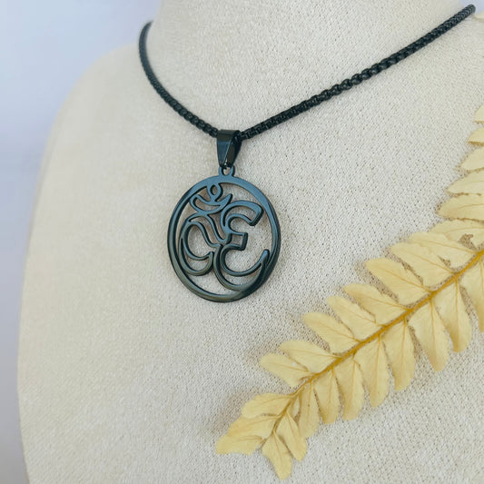 OM Necklace (black)