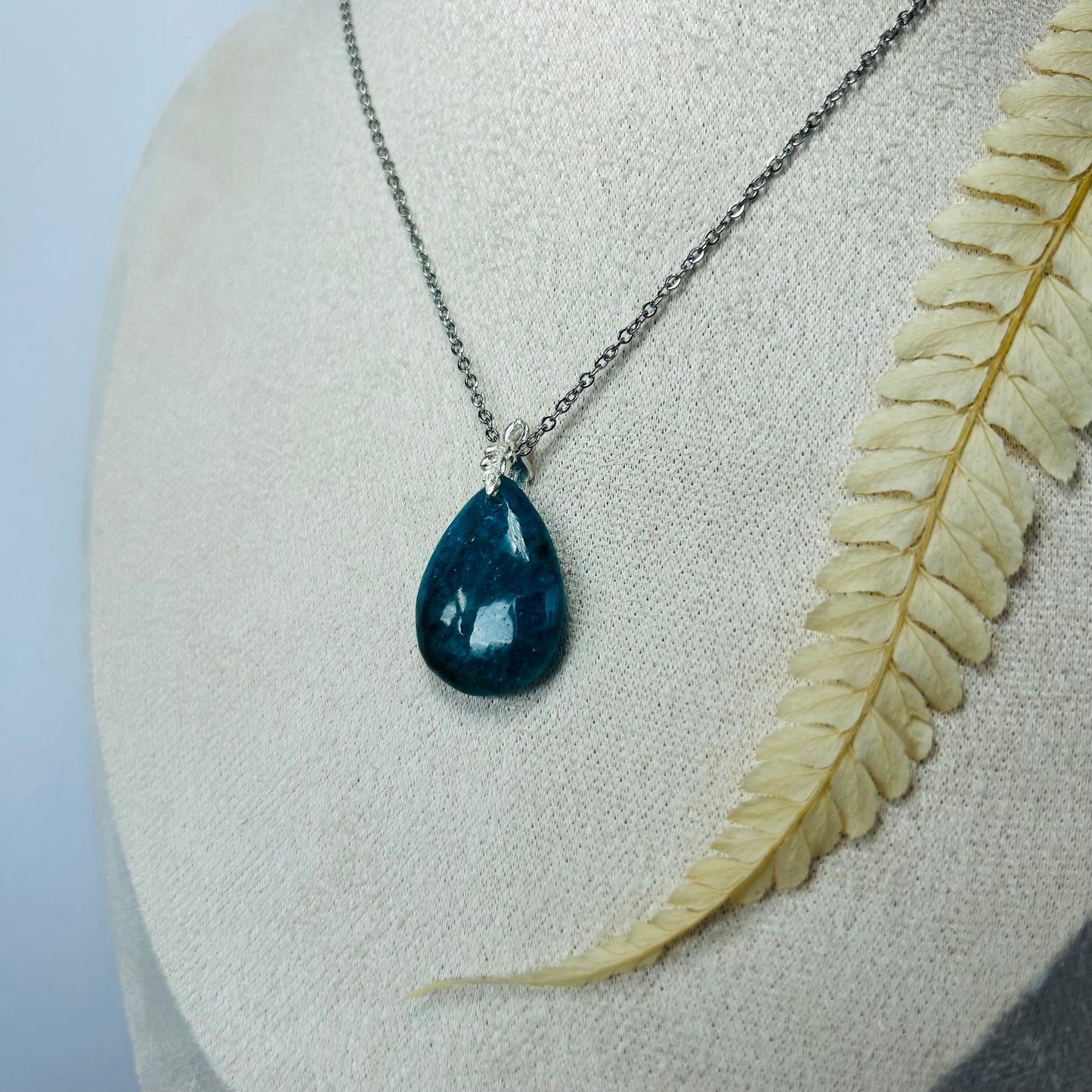 Apatite Pendant (AA)