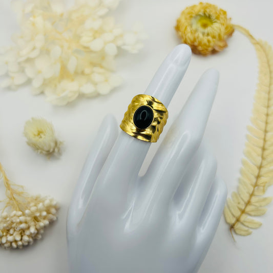 Gold ring set with a Black Obsidian (TR)