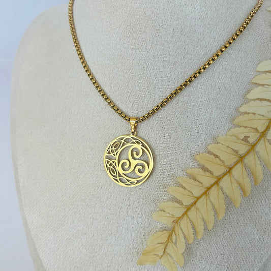 Celtic Triskelion Necklace (gold)