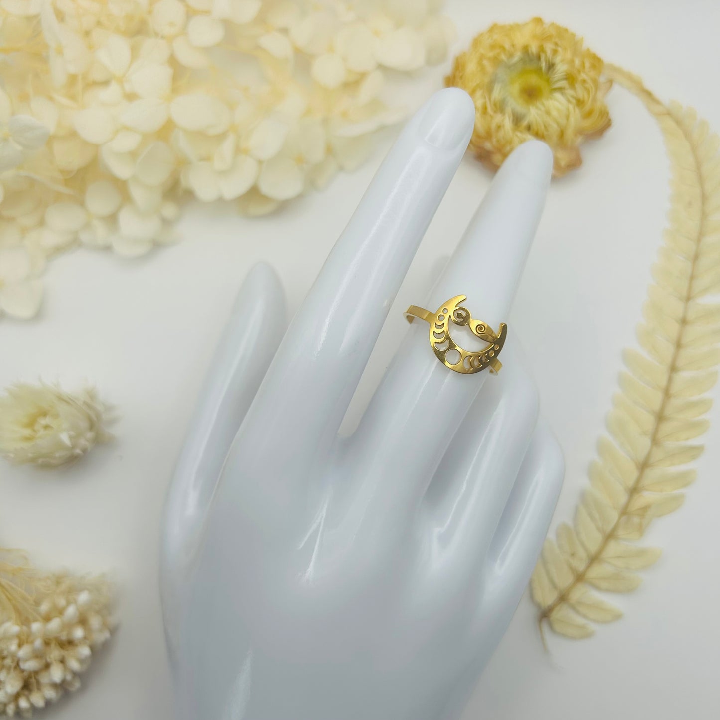 Moon Goddess Ring (Gold)