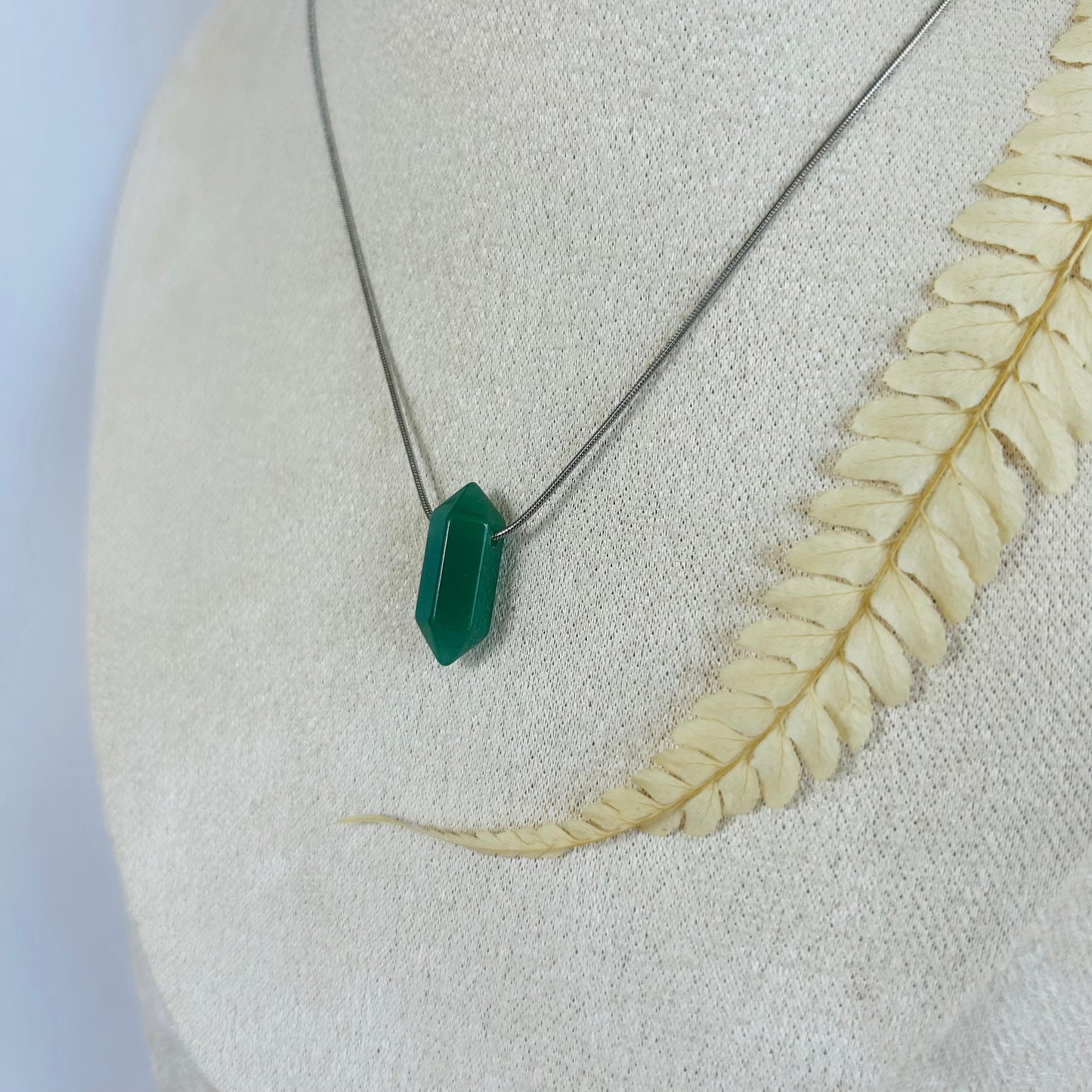 Green Aventurine Pendant Necklace (Silver)