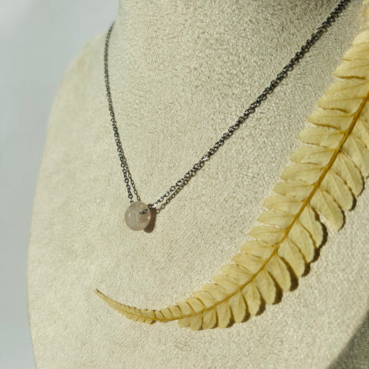 Chaîne argenté avec pendentif Quartz Rose (Donut)