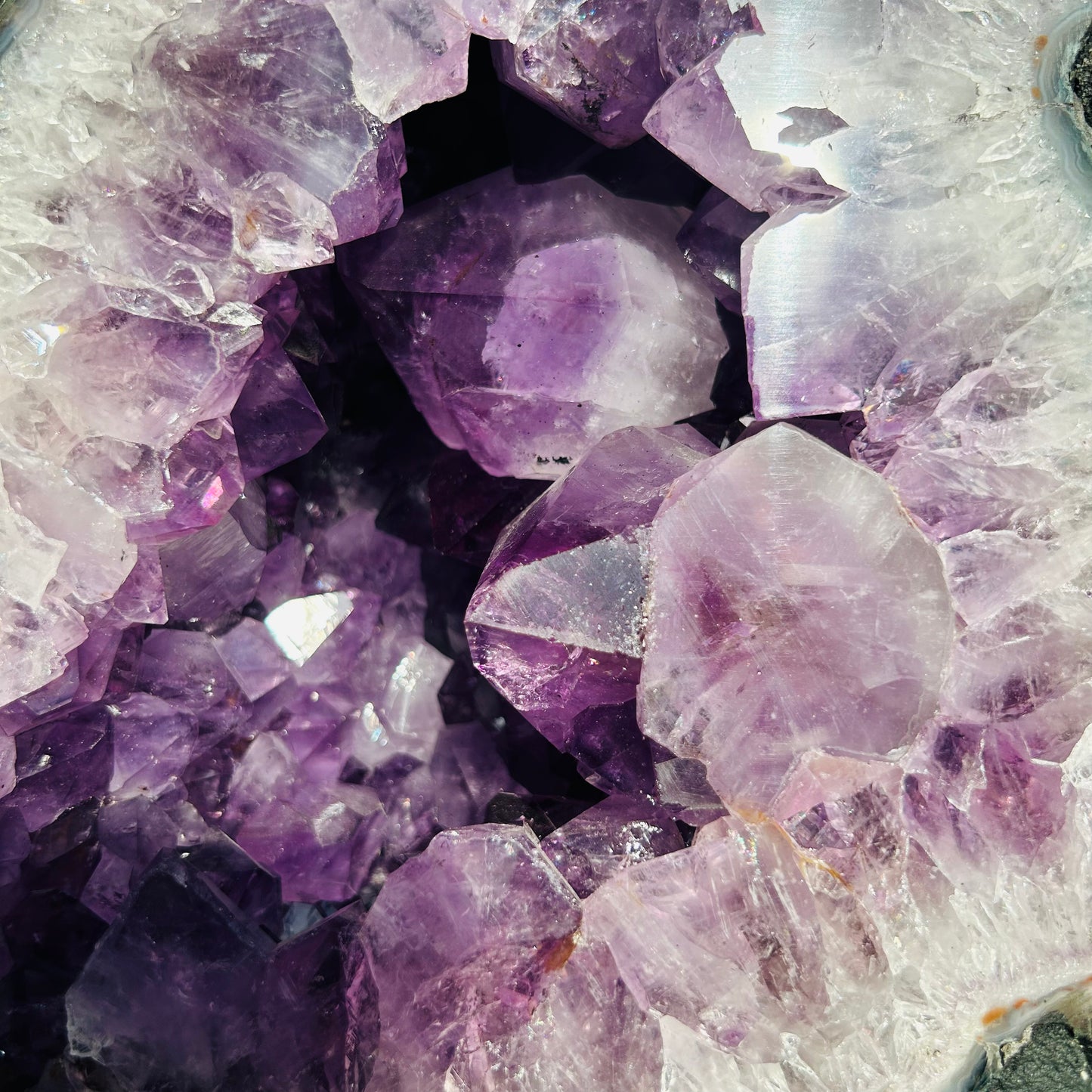 Géode Améthyste Cathédrale AA (13120 gr)